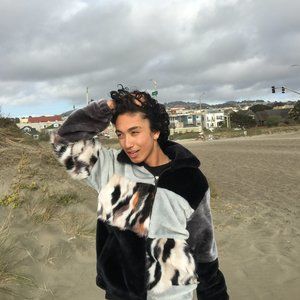 Meet your Posher, Elijah